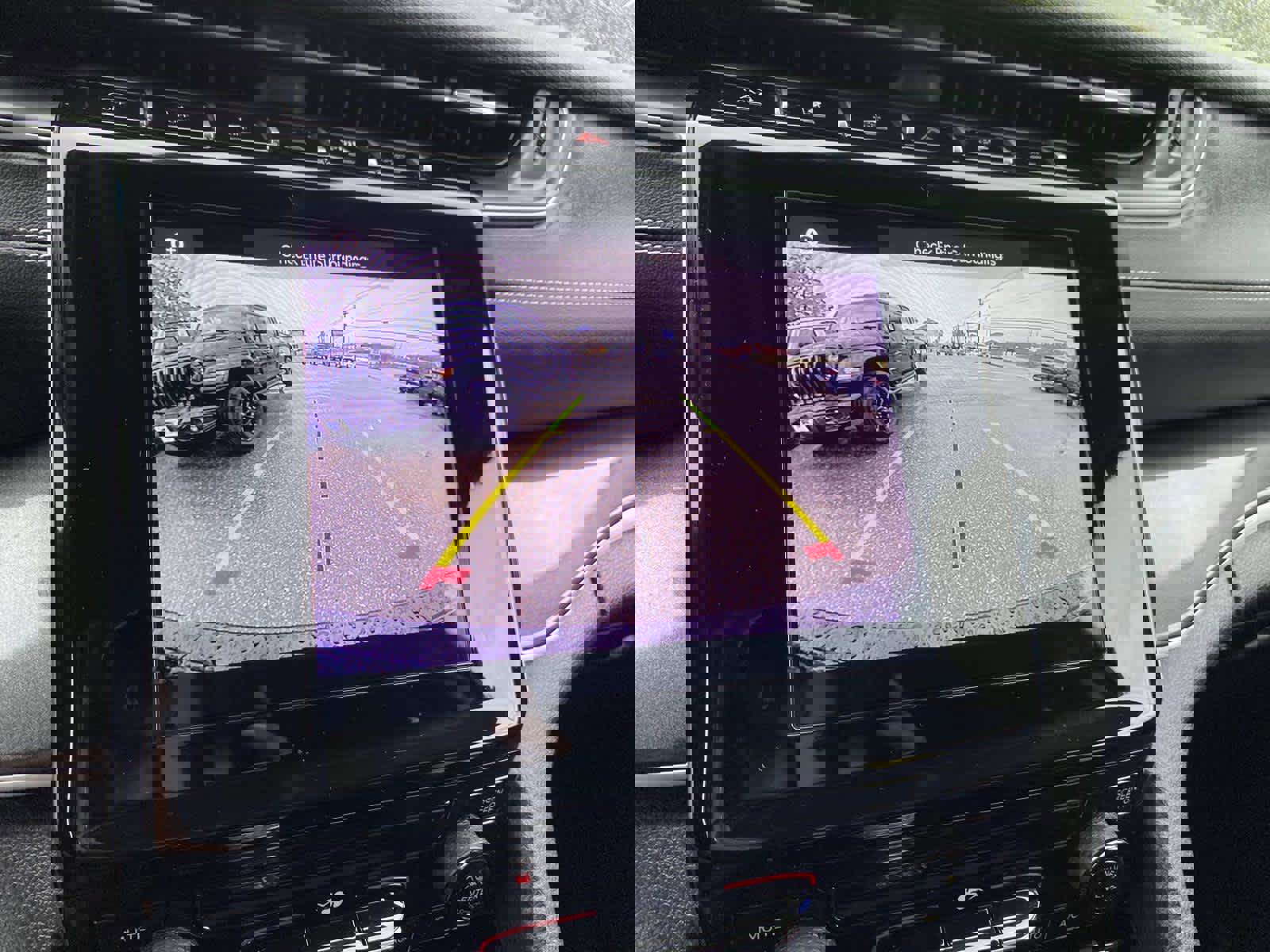 Certified 2023 Jeep Grand Cherokee Laredo image 11