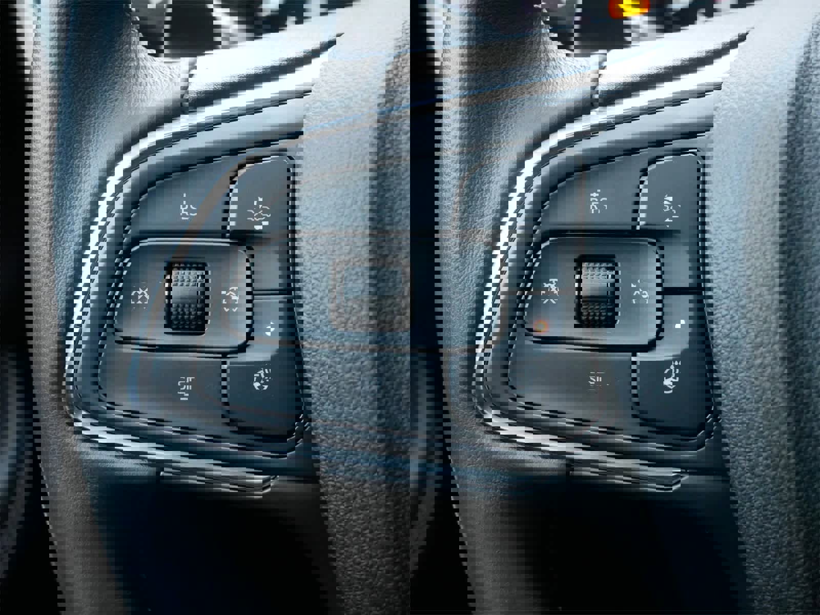 Used 2023 Buick Envision Essence w/ Sport Touring Package image 13