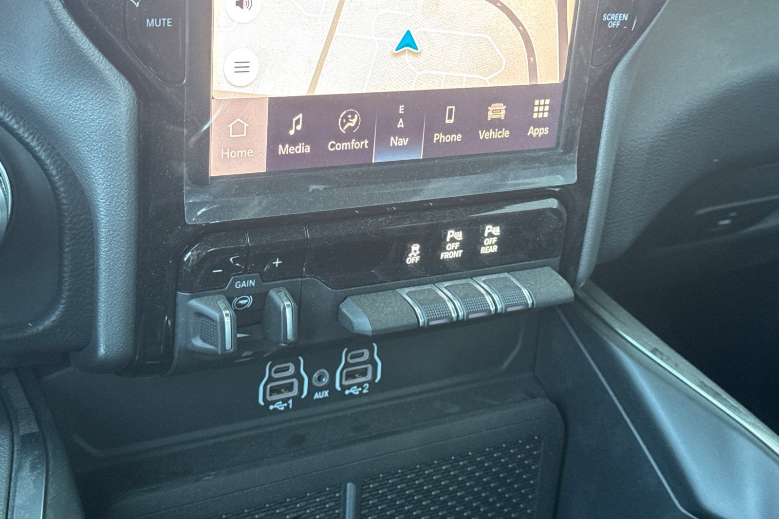New 2026 RAM 1500 Laramie AWD/4WD image 19