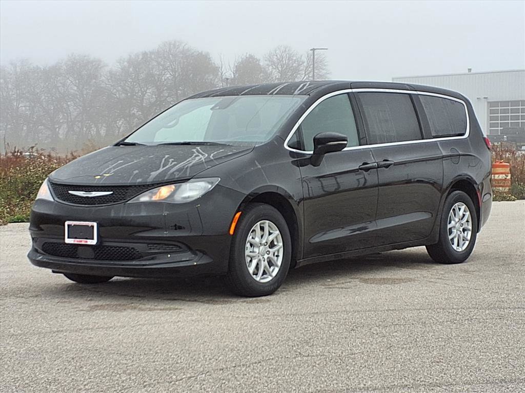 New 2026 Chrysler Voyager LX image 31