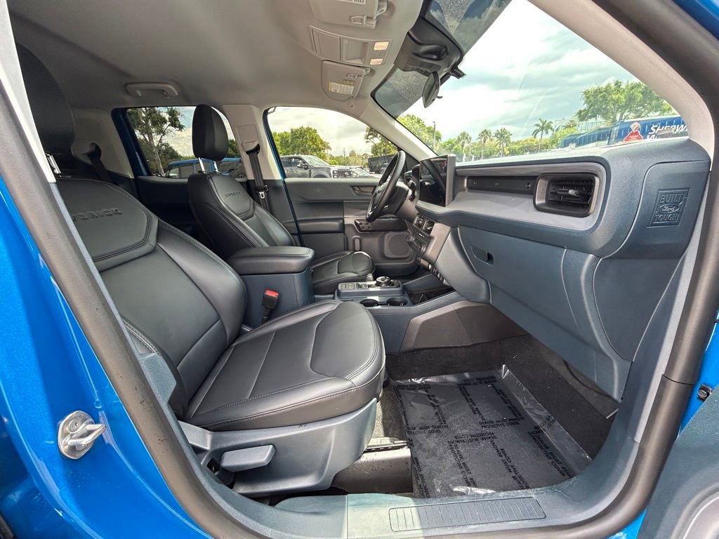 Used 2025 Ford Maverick Lariat w/ Black Appearance Package AWD/4WD image 23