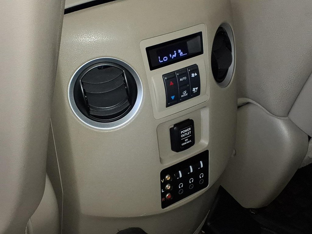 Used 2014 Honda Pilot 4WD Touring w/ RES image 22