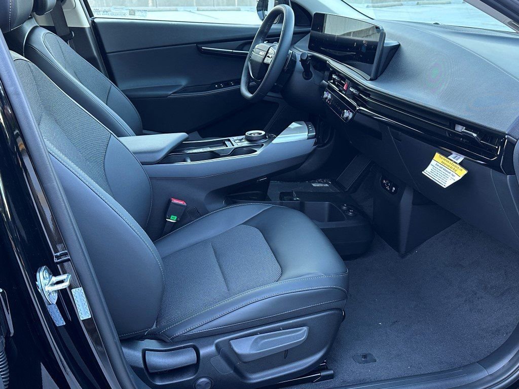 New 2025 Kia EV6 Light w/ Light LR Technology Package image 9