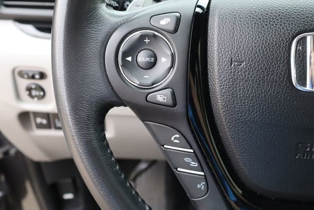 Used 2017 Honda Pilot Touring image 13