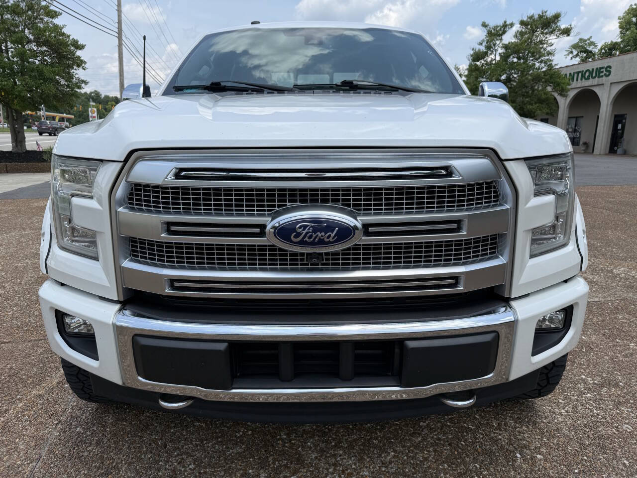 Used 2017 Ford F150 Platinum w/ Equipment Group 701A Luxury AWD/4WD image 2