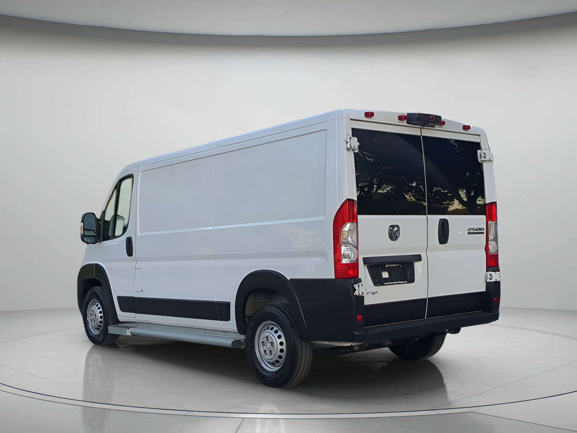 Used 2025 RAM ProMaster 2500 w/ U-Haul Equipment Group FWD image 42