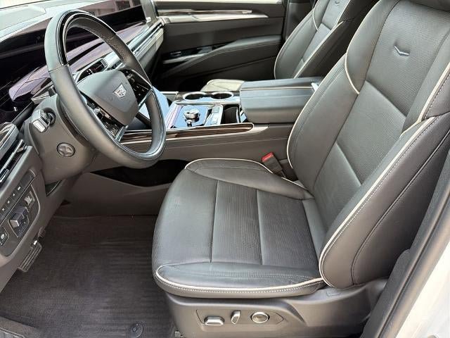 Certified 2025 Cadillac Escalade Premium Luxury w/ LPO, Floor Liner Package AWD/4WD image 9