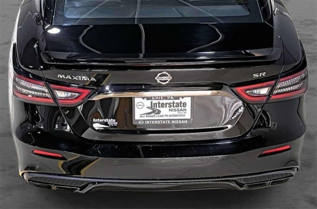Used 2019 Nissan Maxima SR w/ Premium Package image 11