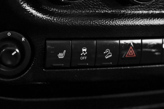 Used 2015 Jeep Wrangler Unlimited Sahara w/ Connectivity Group image 21