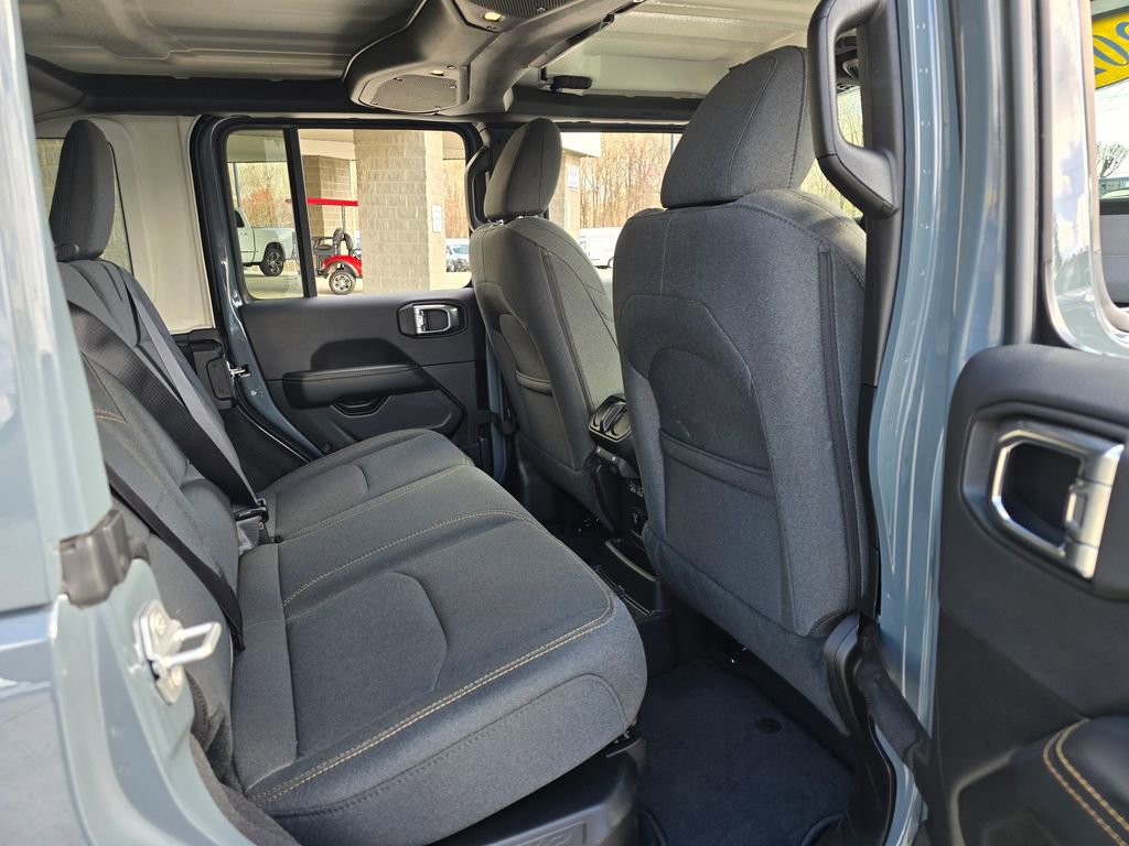 Used 2025 Jeep Wrangler Unlimited Sahara w/ Safety Group image 23