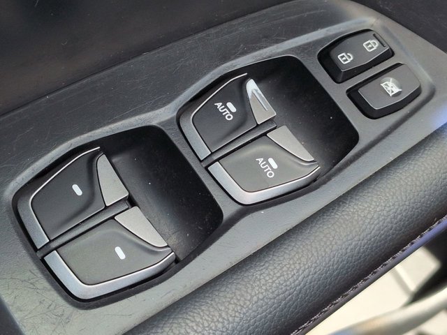 Used 2015 Hyundai Santa Fe Sport 2.0T w/ Option Group 05 FWD image 25