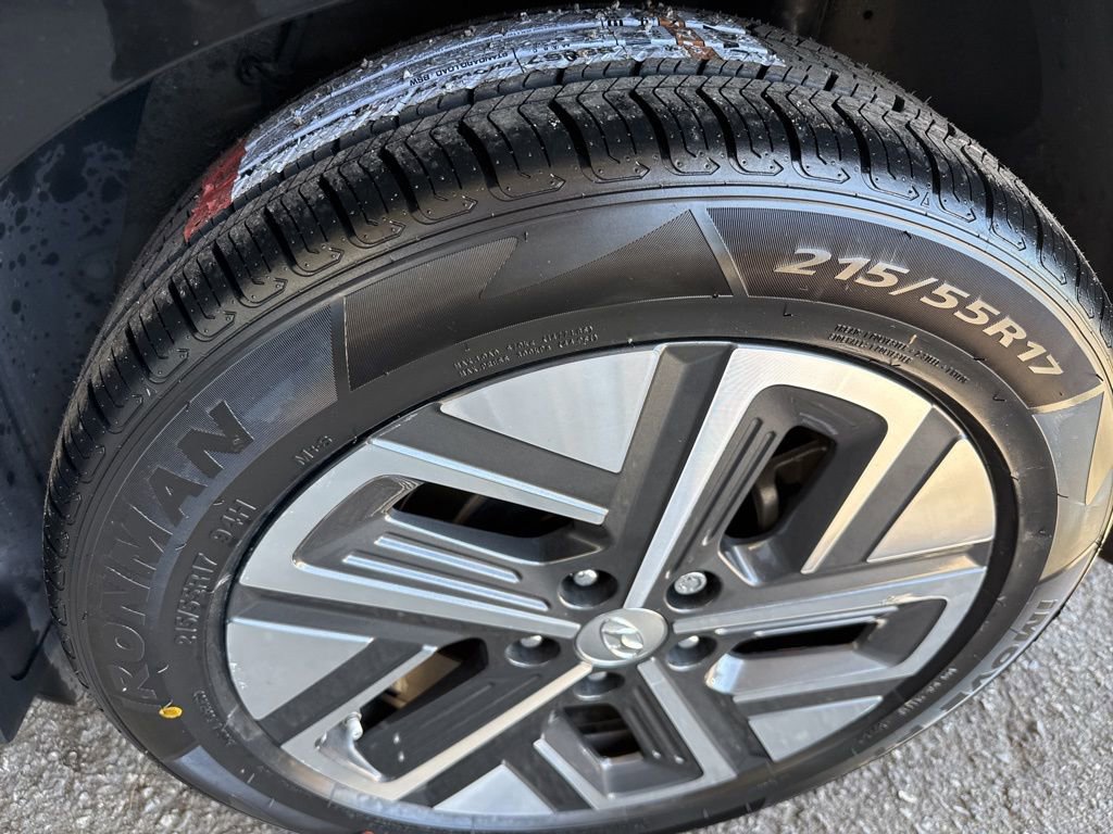 Used 2023 Hyundai Kona SE image 11