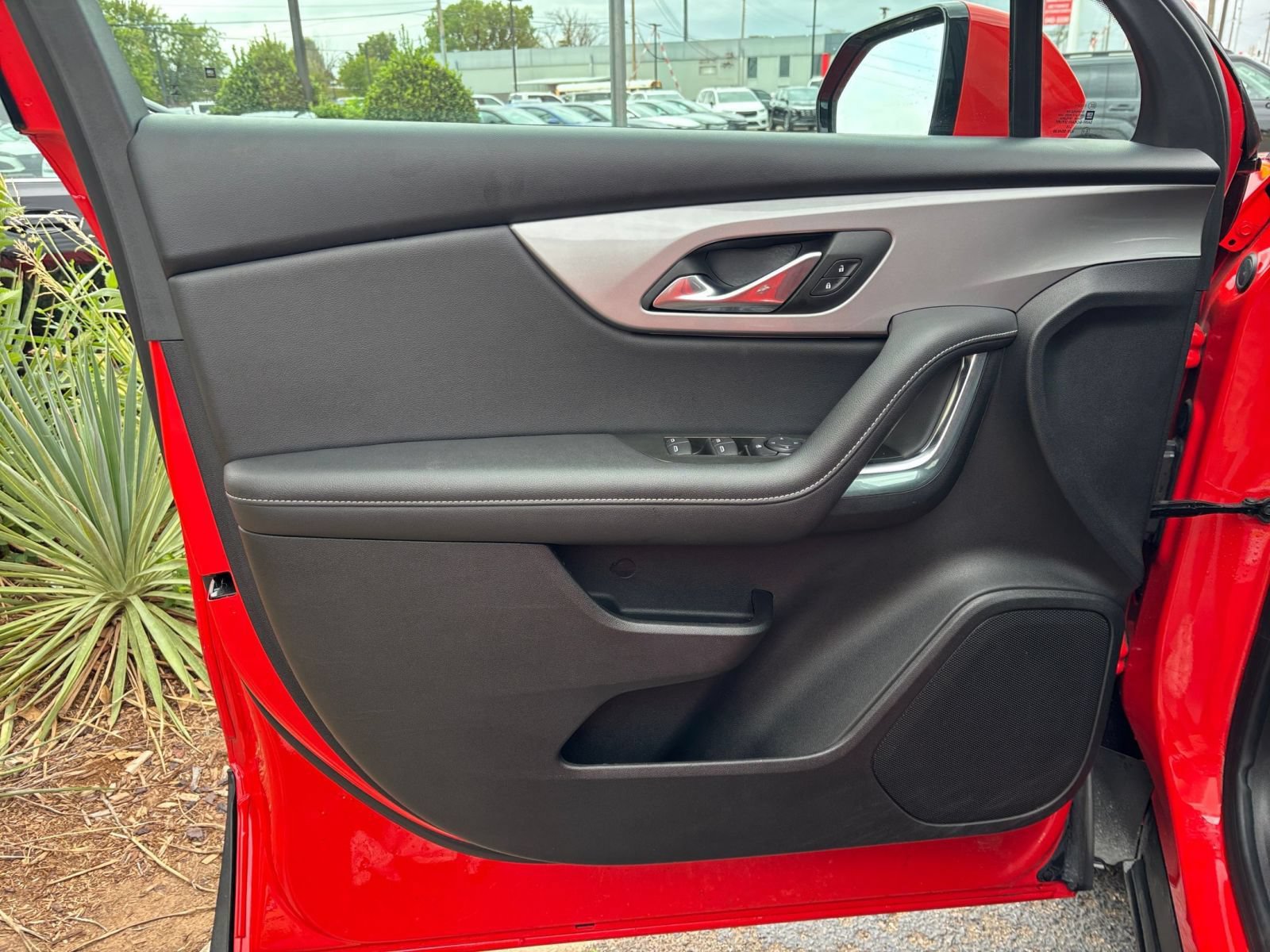 Used 2025 Chevrolet Blazer LT FWD image 18
