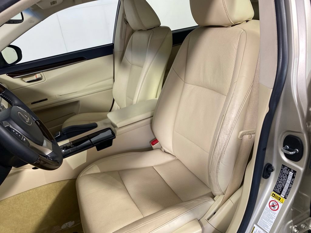 Used 2014 Lexus ES 350 w/ Luxury Package FWD image 12