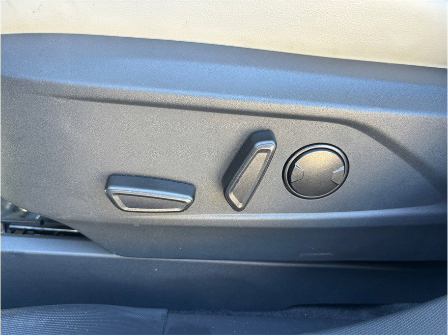 Used 2025 Ford Mustang Mach-E Premium RWD image 21