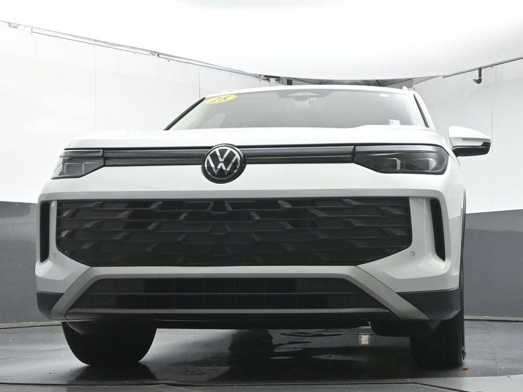 Used 2025 Volkswagen Tiguan S FWD image 34
