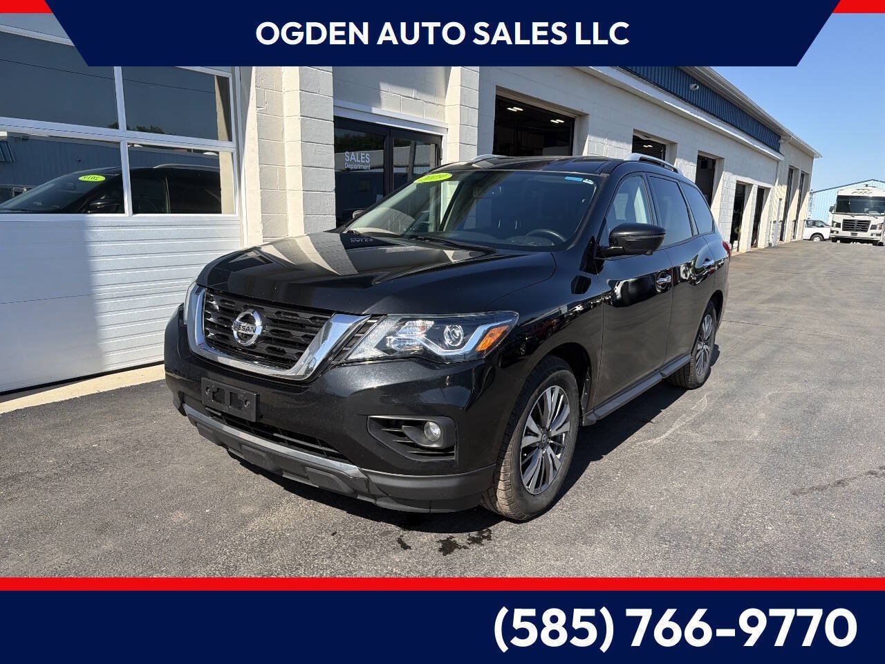 Used 2019 Nissan Pathfinder SL AWD/4WD image 2