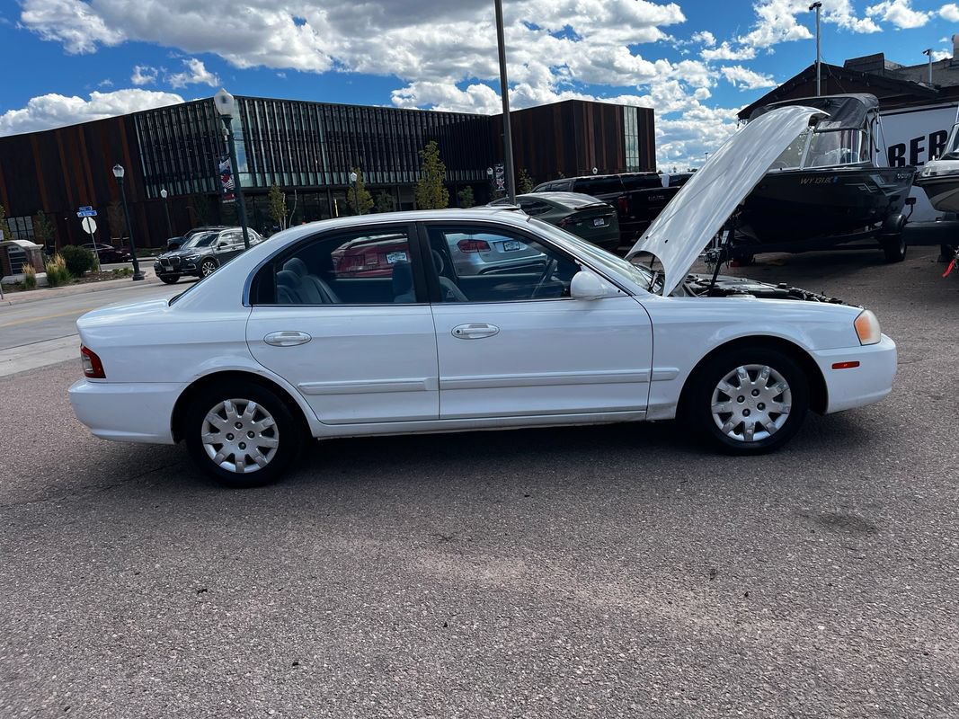 Used 2004 Kia Optima FWD image 12