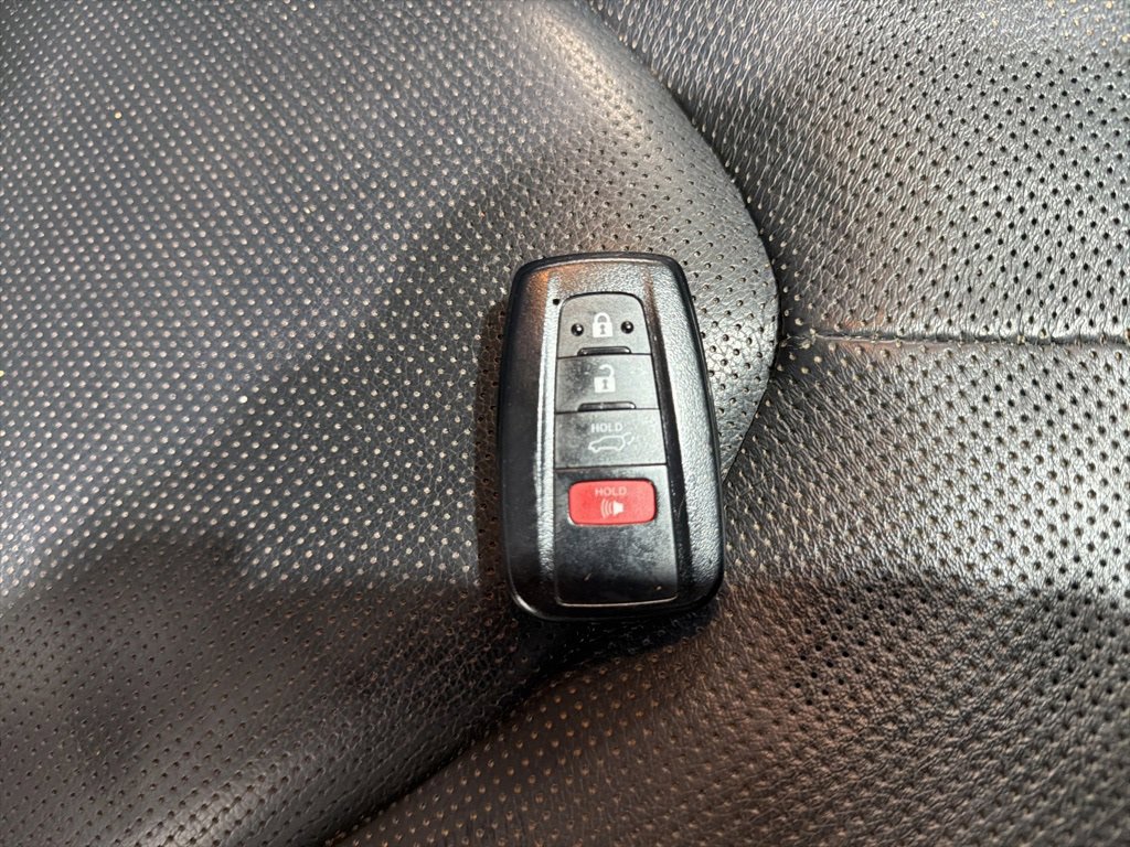 Used 2021 Toyota Highlander Limited image 31