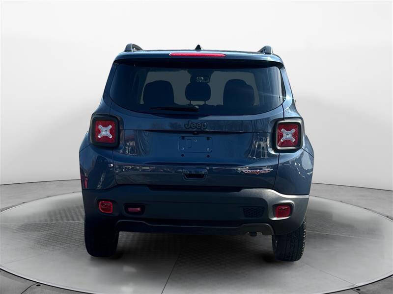 Used 2021 Jeep Renegade Trailhawk image 4