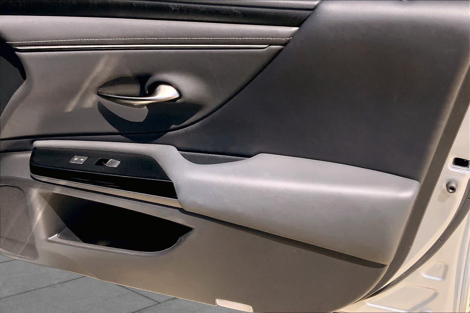 Used 2022 Lexus ES 350 w/ Premium Package FWD image 22