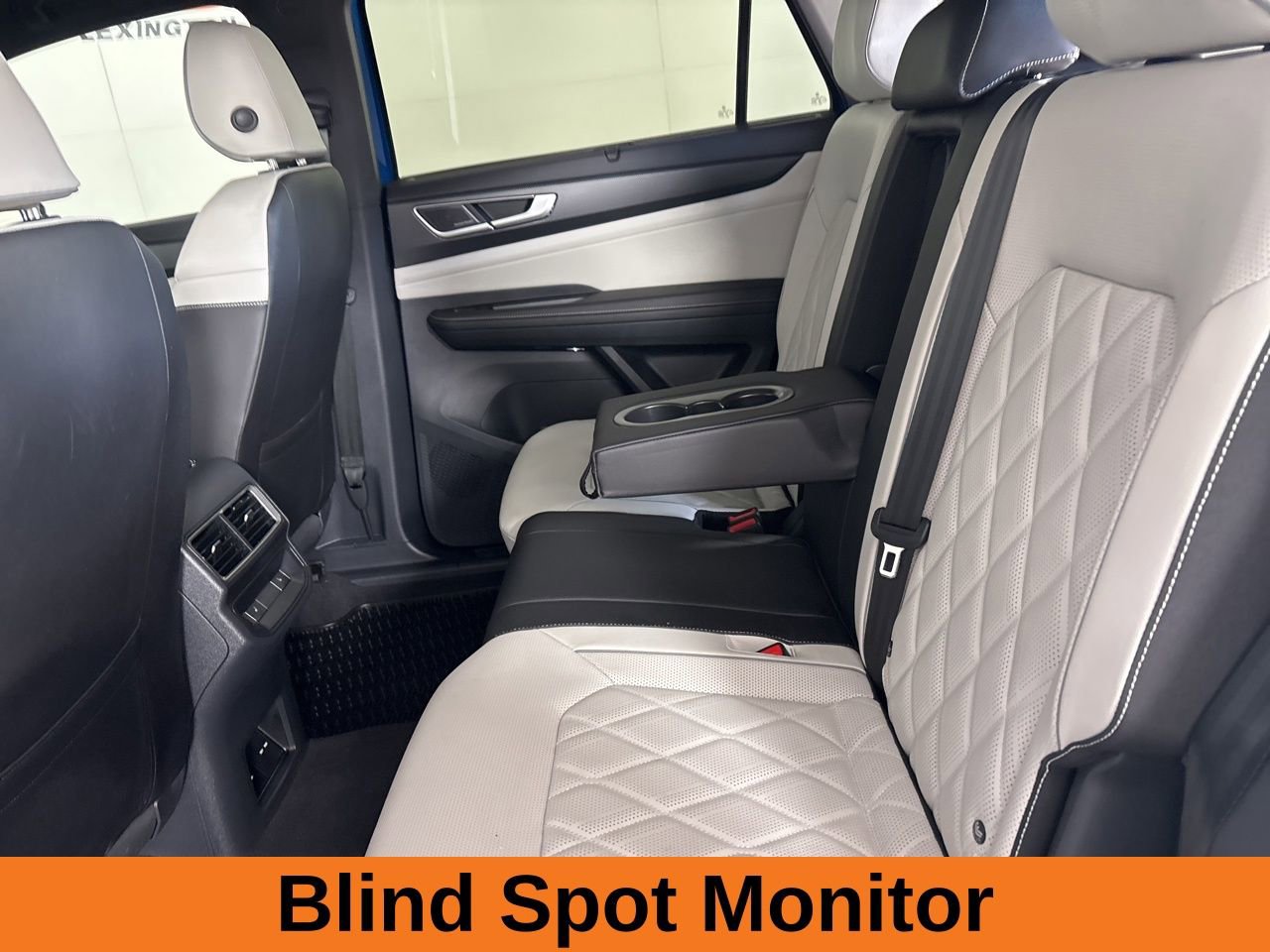 Used 2025 Volkswagen Atlas Cross Sport SEL Premium R-Line image 19