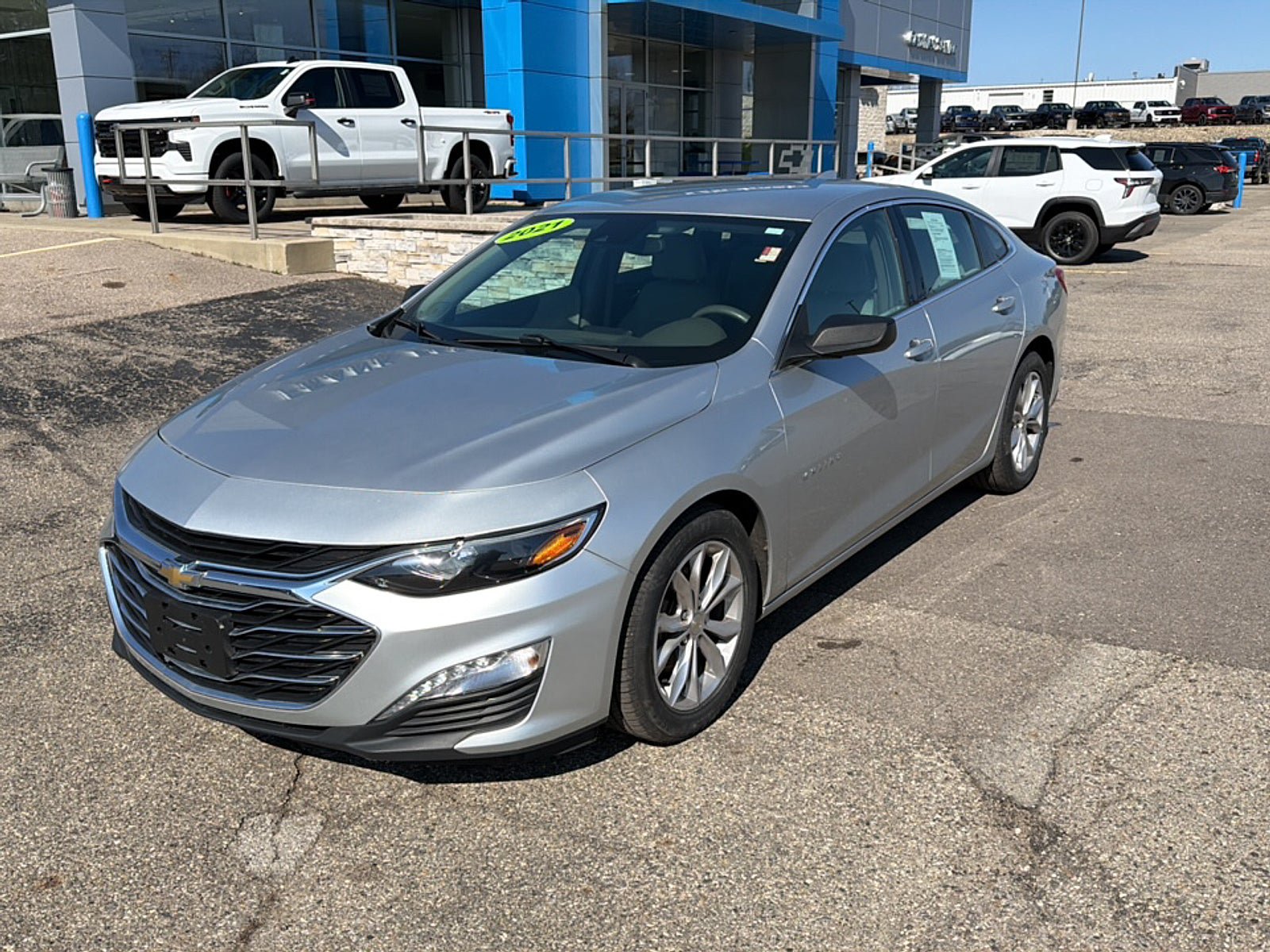 Used 2021 Chevrolet Malibu LT FWD image 1