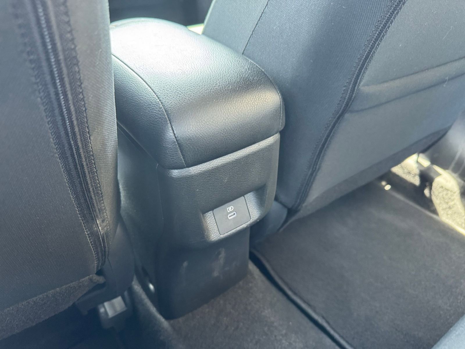 Used 2025 Nissan Versa SV FWD image 22