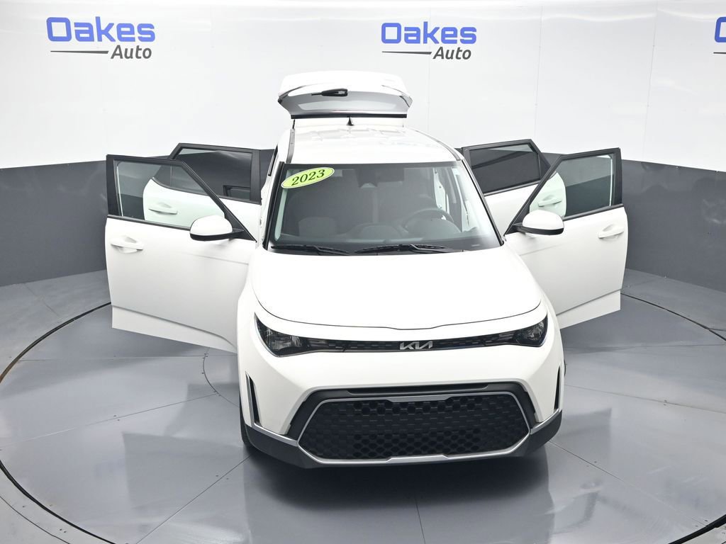 Used 2023 Kia Soul LX w/ LX Technology Package image 54