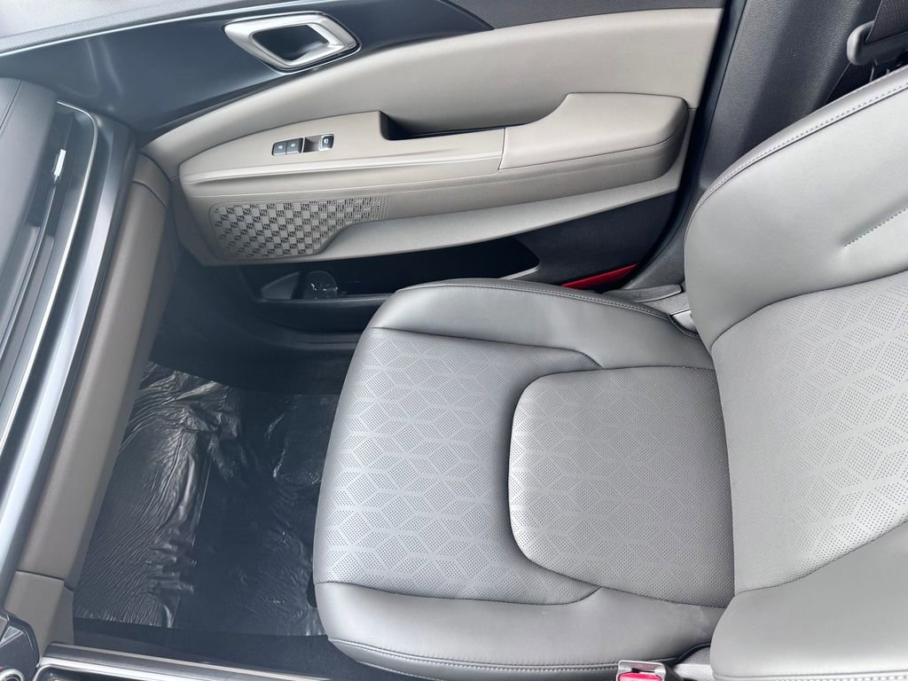 New 2026 Kia Carnival LXS image 23