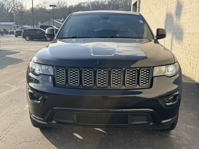 Used 2020 Jeep Grand Cherokee Altitude image 3
