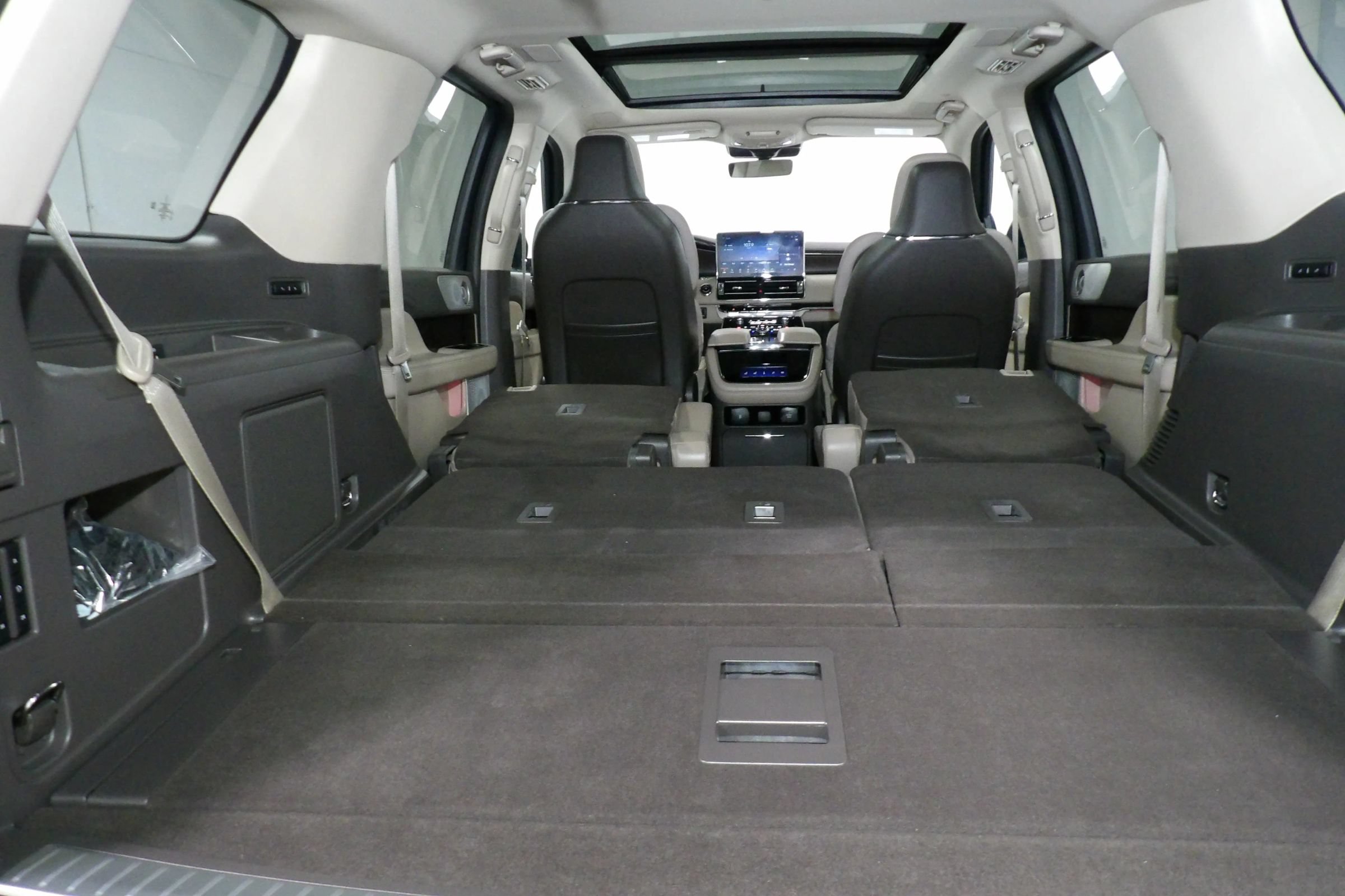 Used 2022 Lincoln Navigator Reserve AWD/4WD image 11