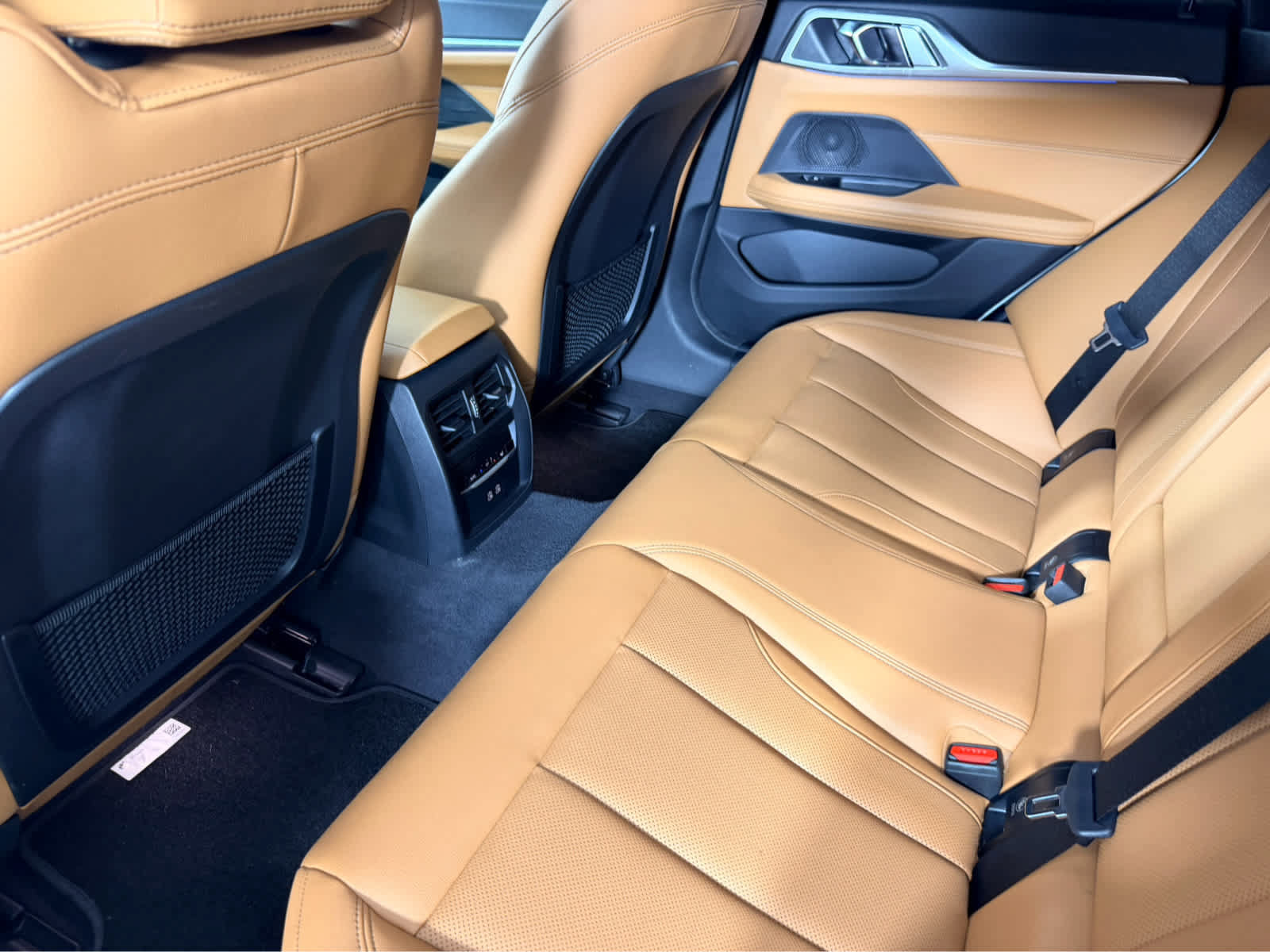 Used 2023 BMW i4 eDrive40 w/ Premium Package RWD image 17