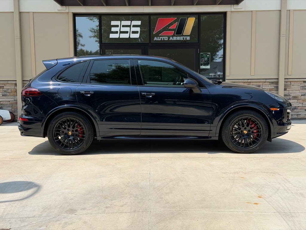 Used 2016 Porsche Cayenne GTS AWD/4WD image 2