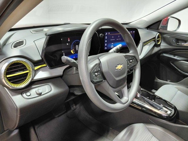 Used 2025 Chevrolet Trax LT image 17