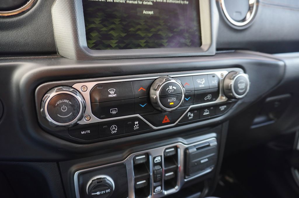 Used 2023 Jeep Gladiator Overland image 17