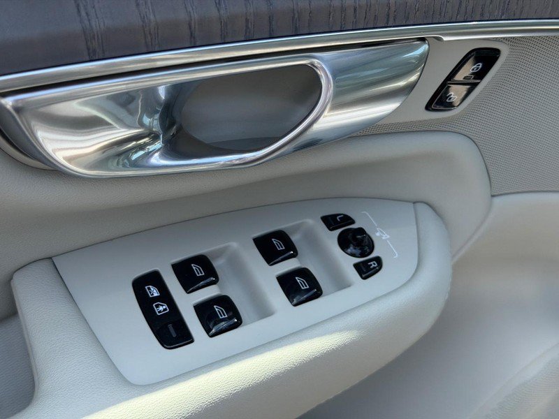 Certified 2026 Volvo XC90 B6 Ultra AWD/4WD image 17