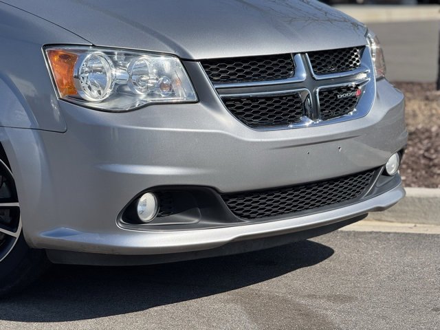 Used 2017 Dodge Grand Caravan SXT image 3