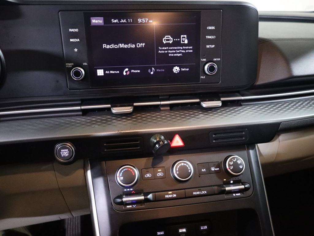 Used 2022 Kia Carnival LX FWD image 20