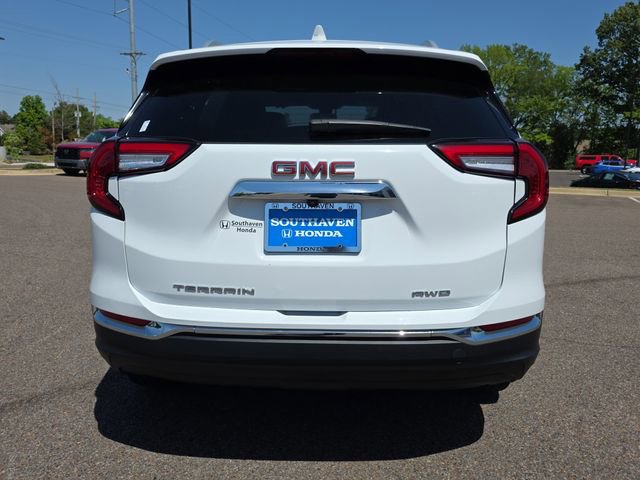 Used 2024 GMC Terrain SLT AWD/4WD image 4