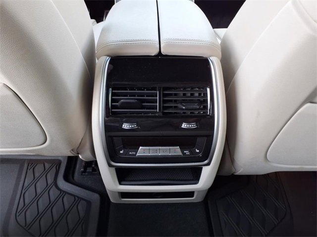 Used 2022 BMW X5 xDrive40i w/ Premium Enhanced Package image 11