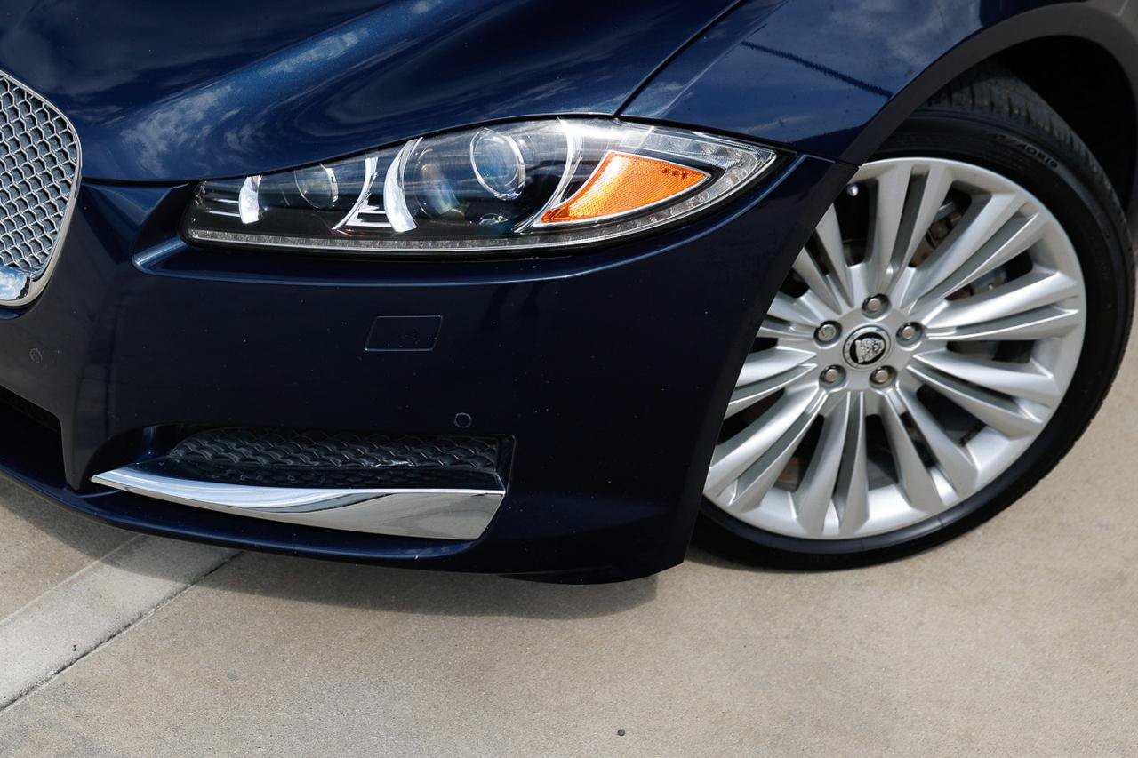 Used 2012 Jaguar XF Portfolio RWD image 37