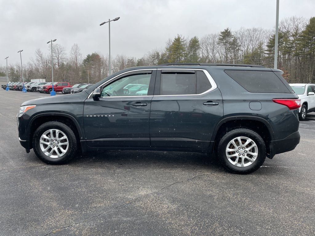 Used 2021 Chevrolet Traverse LT image 3