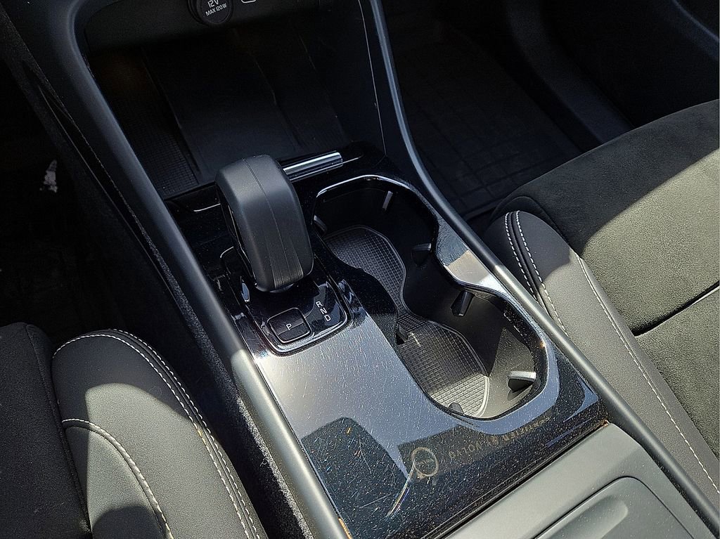 Used 2023 Volvo XC40 Recharge Plus w/ Protection Package Premier image 31