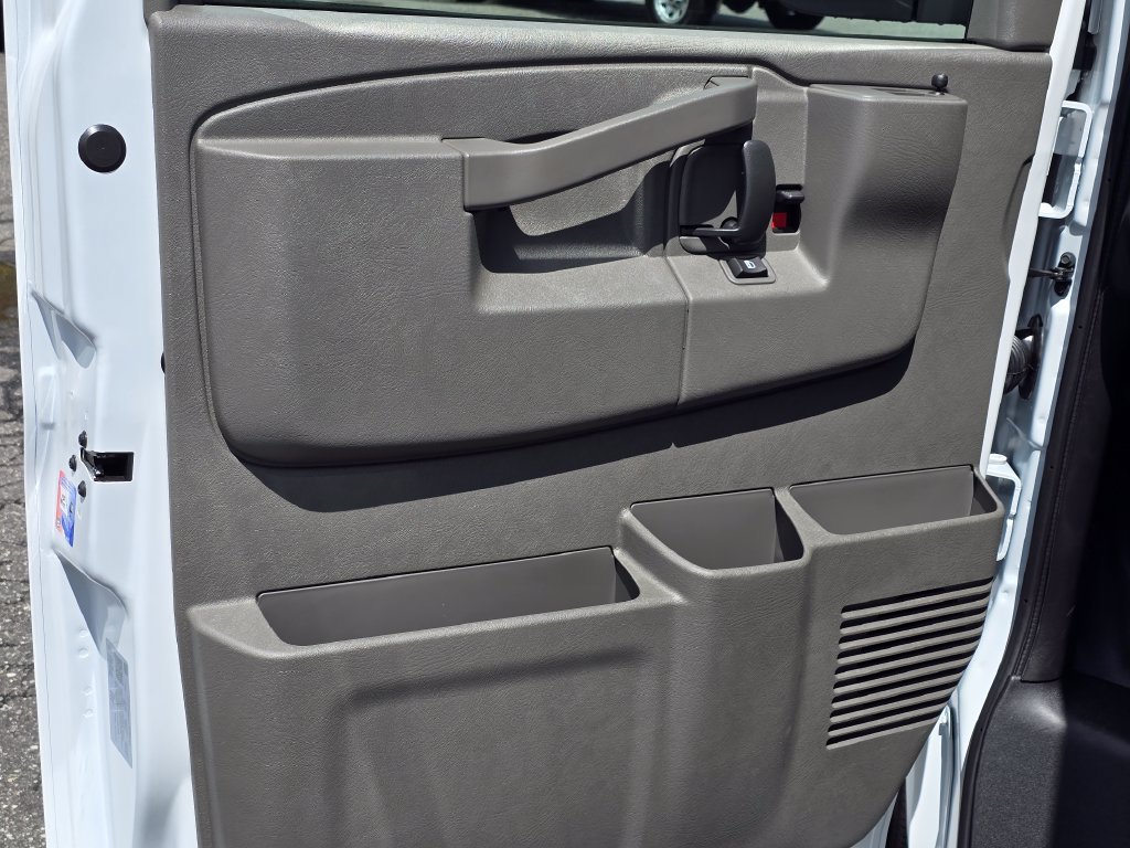 New 2026 Chevrolet Express 2500 w/ Communications Package RWD image 35