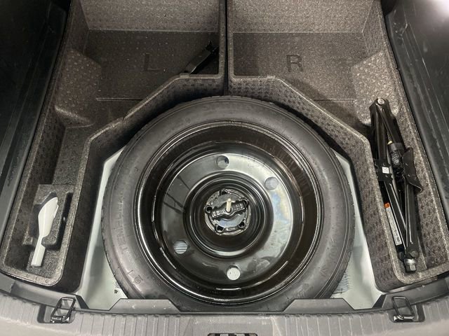 Used 2018 Ford Edge SEL w/ Ford Safe & Smart Package image 26