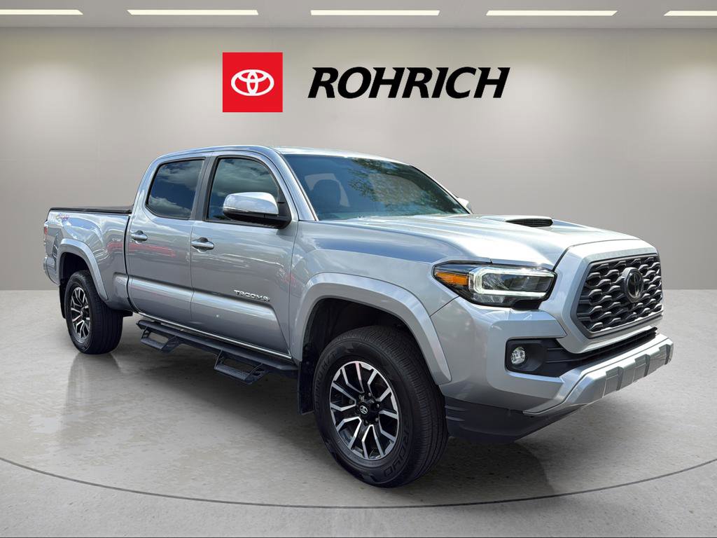 Used 2023 Toyota Tacoma TRD Sport w/ TRD Premium Sport Package AWD/4WD image 4