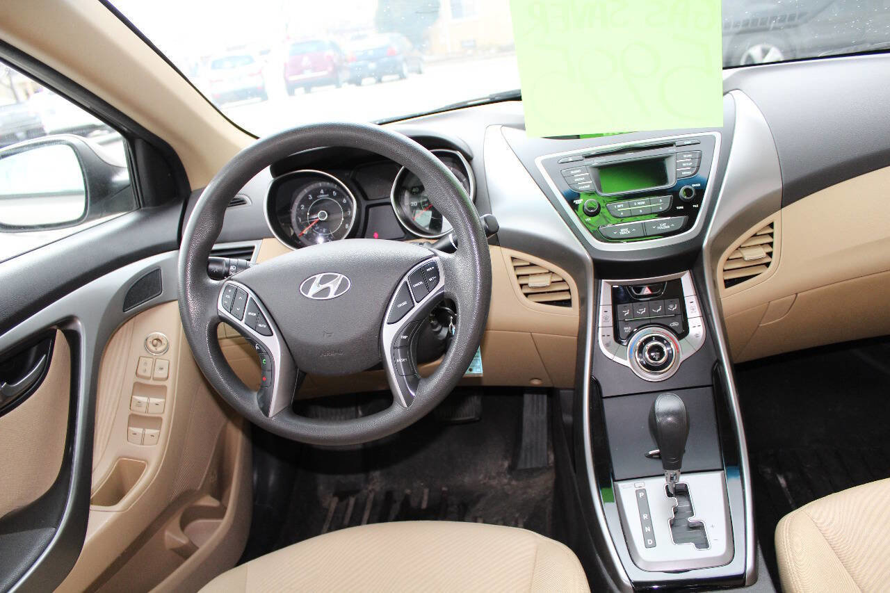 Used 2013 Hyundai Elantra GLS w/ Preferred Pkg image 13