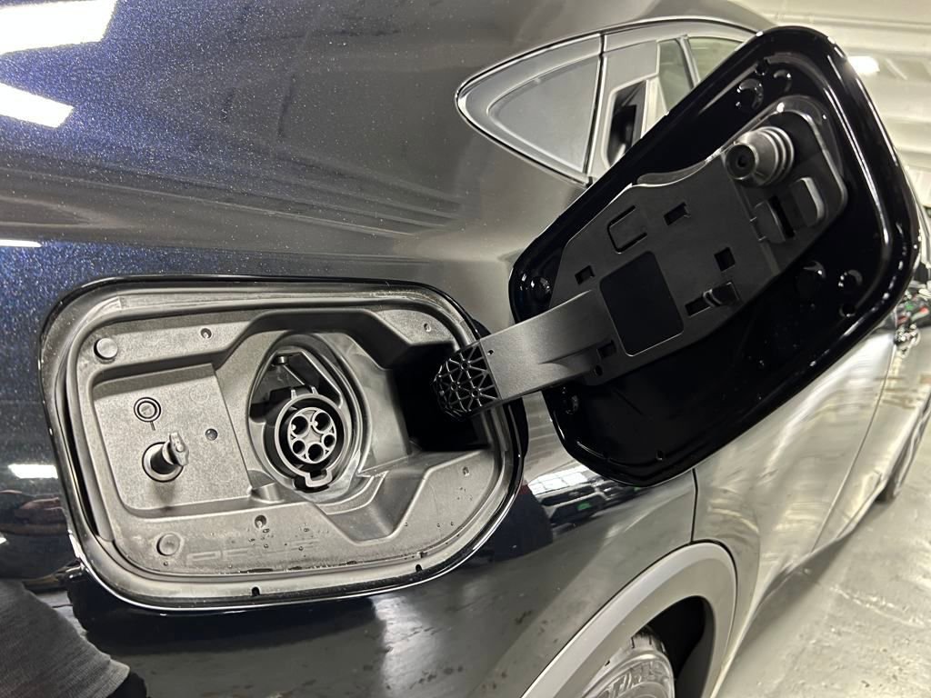 New 2026 Toyota Prius Plug-In Hybrid image 8