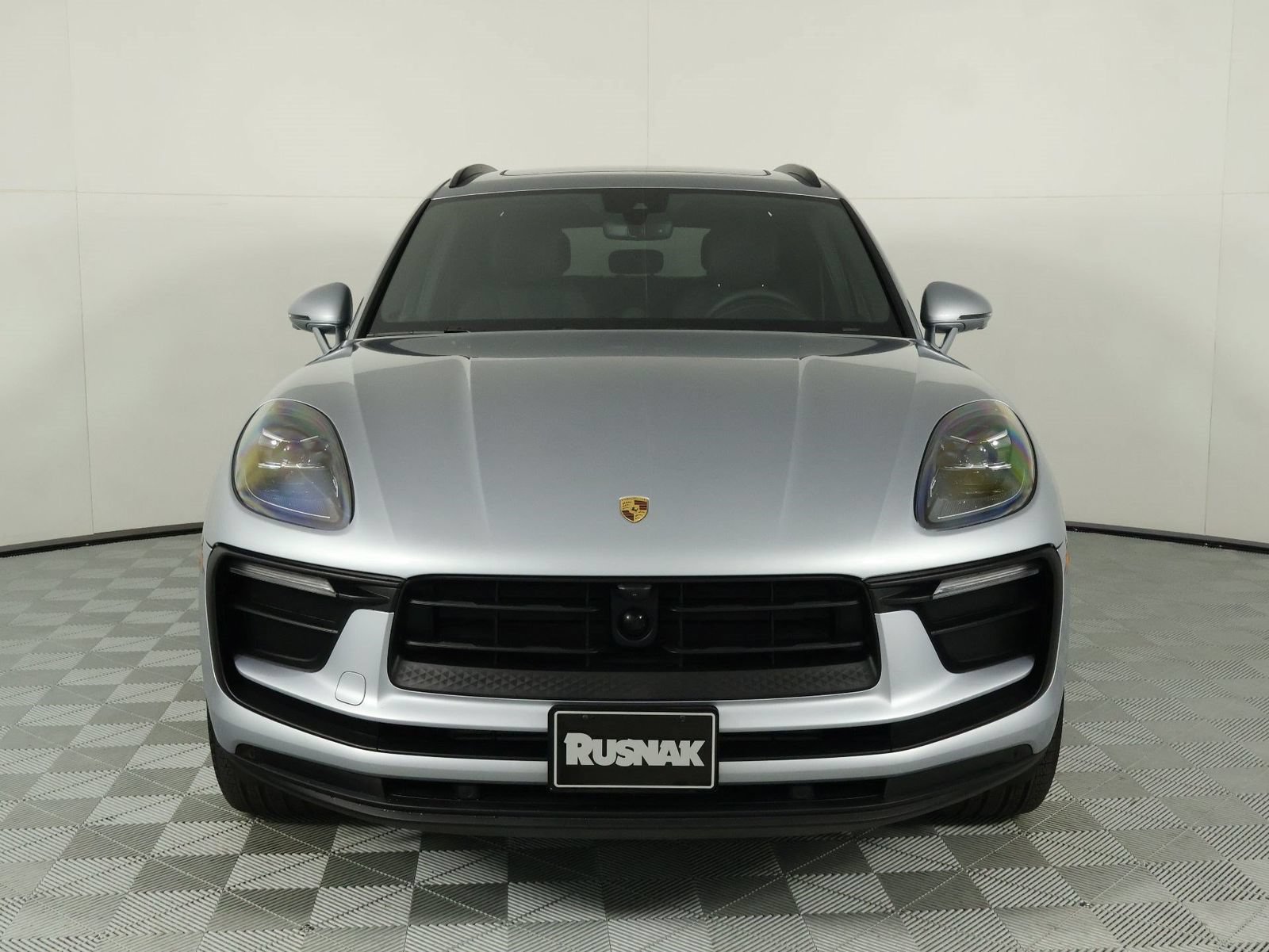 Certified 2026 Porsche Macan AWD/4WD image 10
